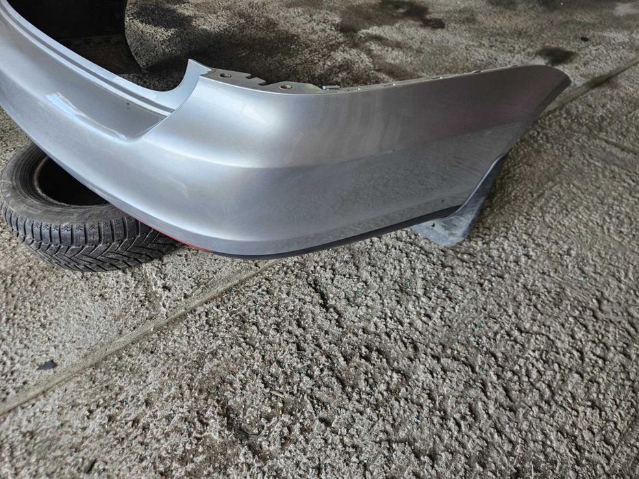 Zderzak Tył Tylny VW Golf V Kombi KD LAKIERU LA7W