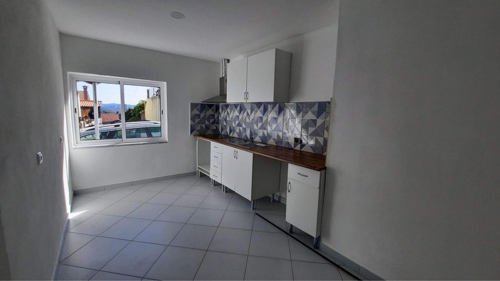 Apartamento T2 semi-mobilado