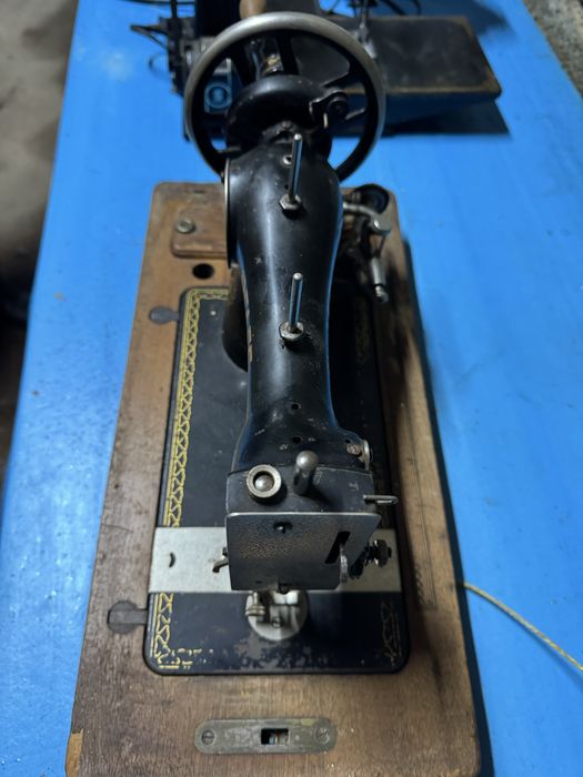 Maquina de costura antiga
