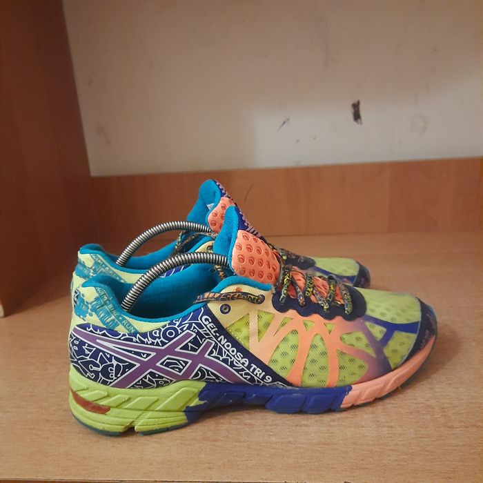 Продам кросівки асікс