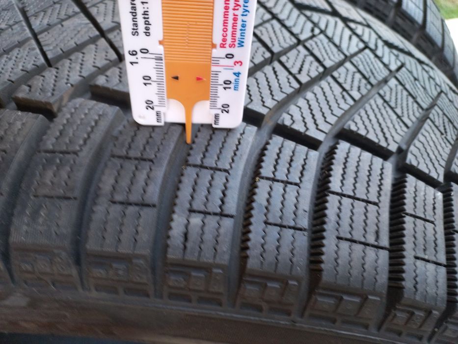 Pirelli  Winters Ice Zero FR  255.45.20