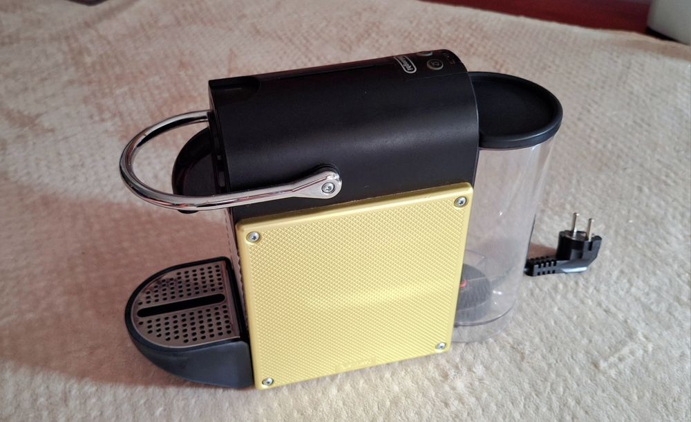 Máquina de café Nespresso Pixie.