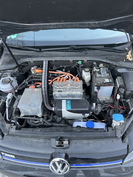 Установка автономки, обігрівач, вебасто, фен Nissan leaf, е-golf