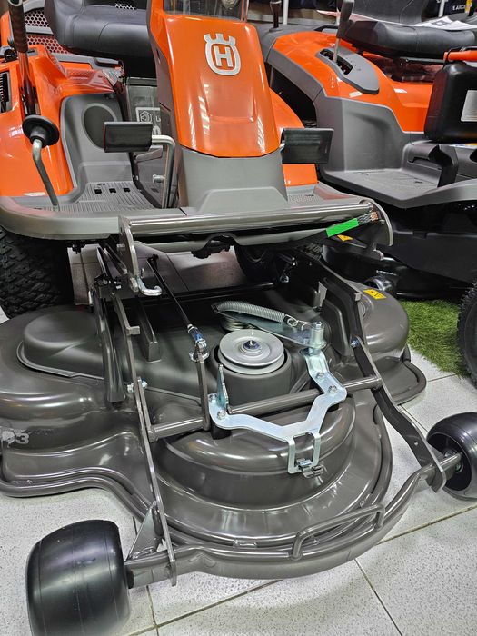 Rider traktorek kosiarka husqvarna R216T AWD + combi 103  Raty0%  pług + pokrowiec gratis