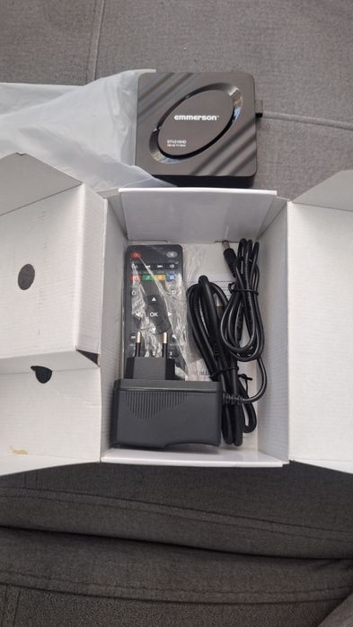 Smart tv box emmerson STV 210