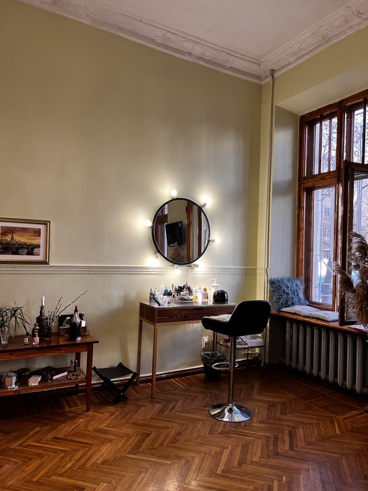 Аренда места бровист /визажист