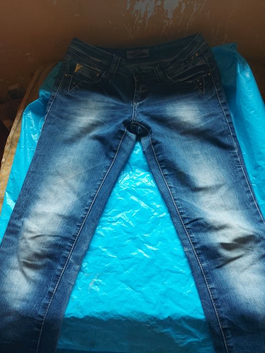 Spodnie jeans damskie rozmiar 33  36/38 firma B.NEWS