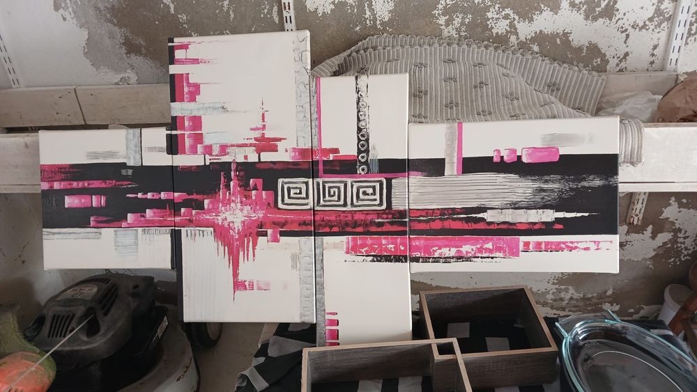 Quadro decorativo branco, preto e rosa