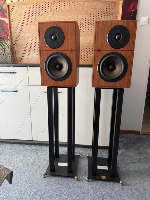 Revival Atalante 3 kolumny podstawkowe + standy