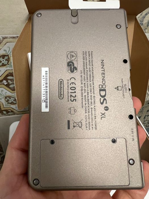 Nintendo DS XL - kompletnej pudełkiem