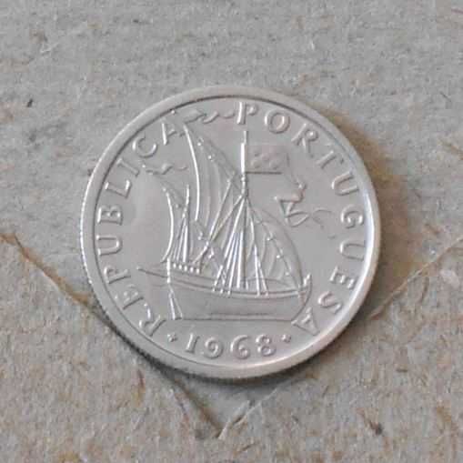 Portugal 2.5 Escudos 1968 - OLX X10960