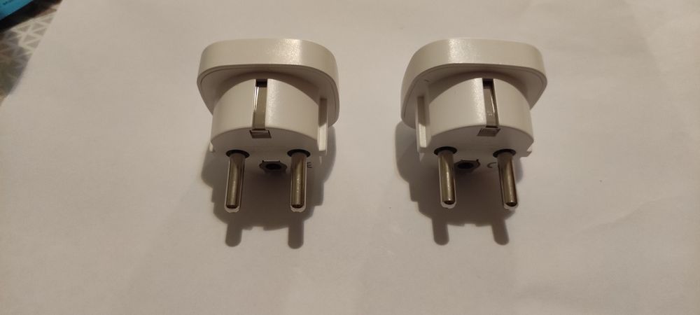 2 Adaptadores tomada EUA para europeia