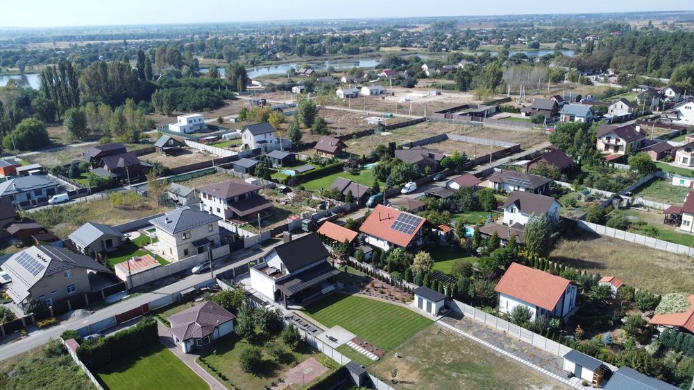 Ділянка на березі Київського моря в котеджному містечку Золотий Берег