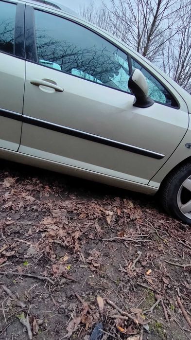 Drzwi prawy przód PEUGEOT 407 sw KCVD