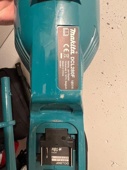 Odkurzacz na baterie Makita DCL280F