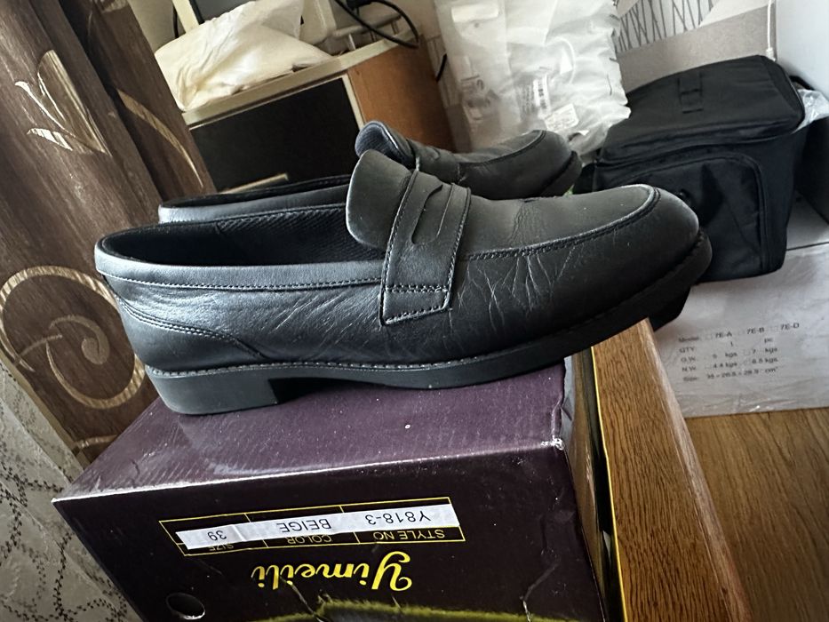 Жіночі лофери Clarks