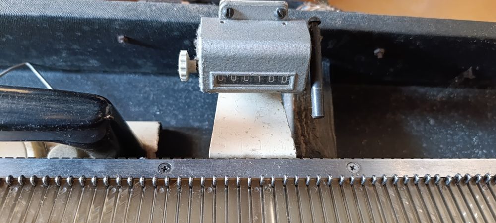 В'язальна машина Нева-1