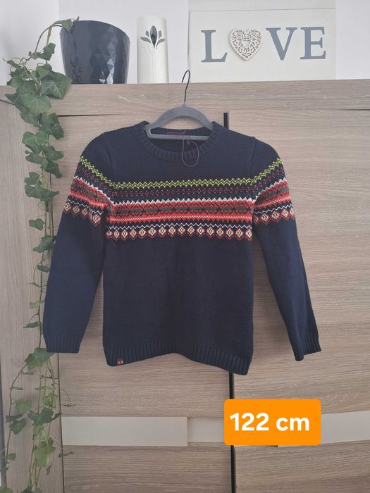 Sweter nowy bez metki granatowy 122 cm