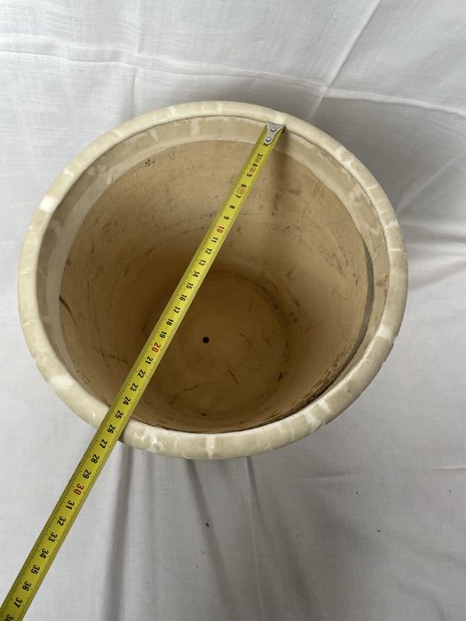 Duża donica z podstawką