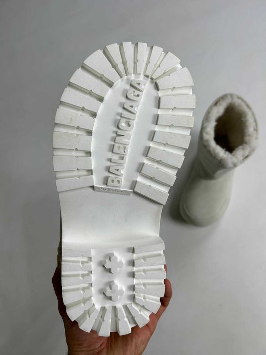 BALENCIAGA ALASKA High Fur Boots white ботинки чоботи білі сапожки 43
