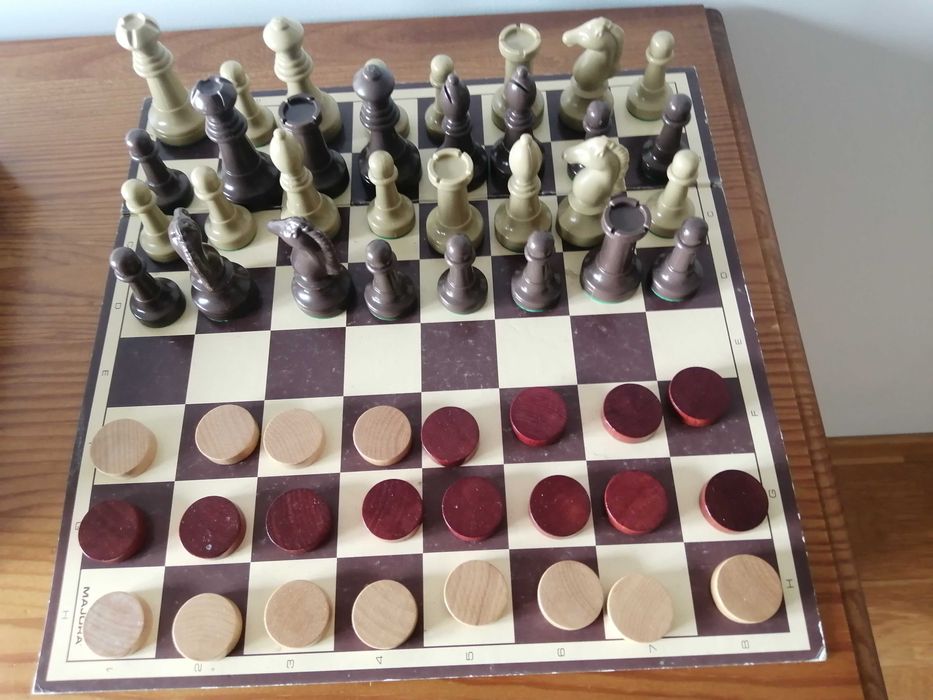 Jogo de Damas e Xadrez