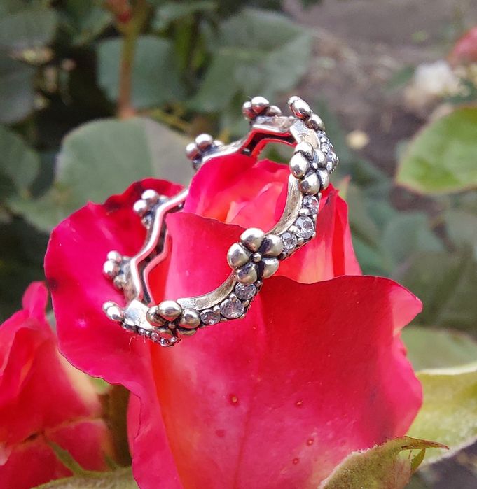 Каблучка  "квіткова корона "від Pandora