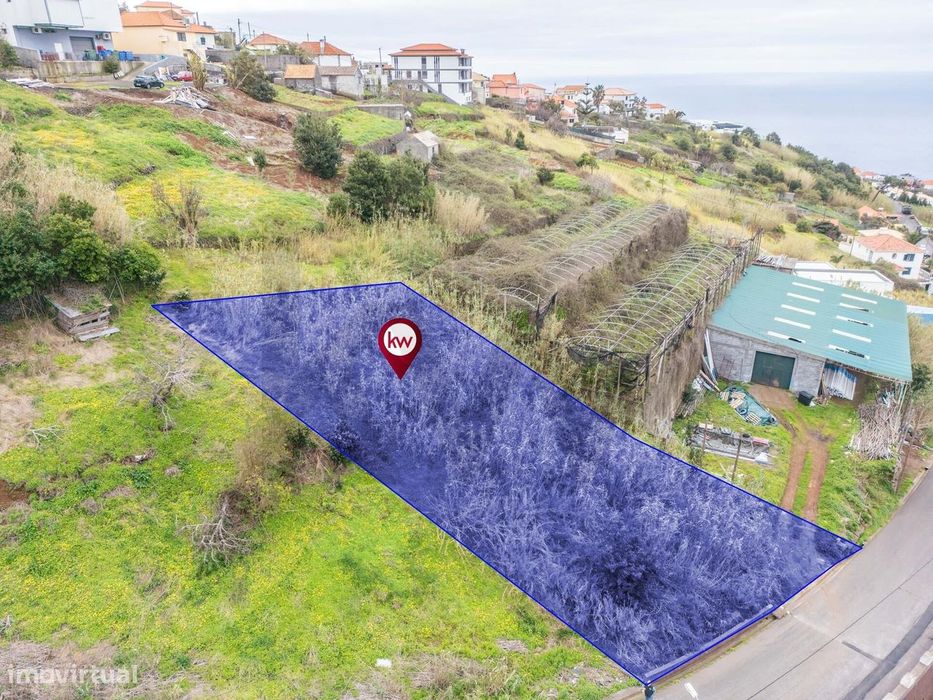Terreno no Arco da Calheta com Projeto Aprovado e Vista Mar