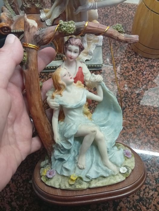 Estatuetas porcelana antigas