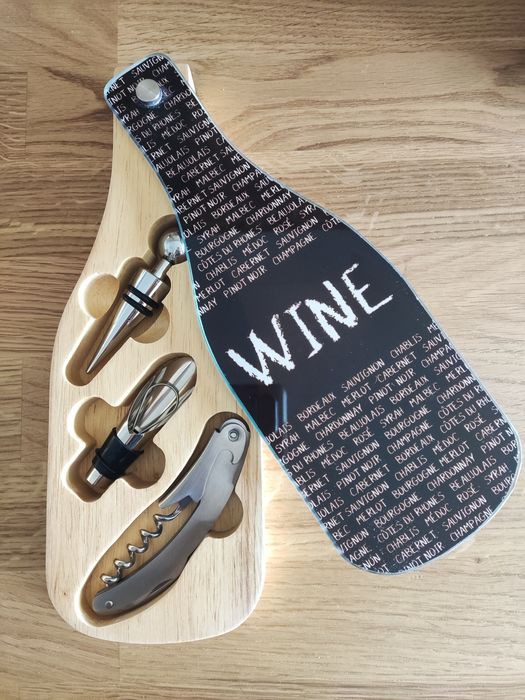 Wine Accessory Set425379353581987840