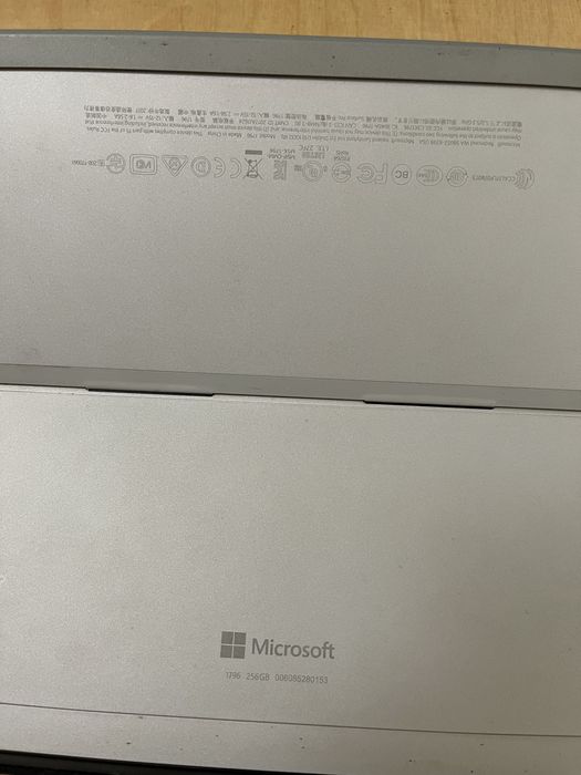 Surface pro 5 (2017) 16gb ram 256gb pamięci