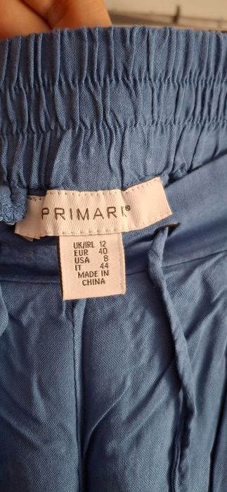 Calça azul clara com punho