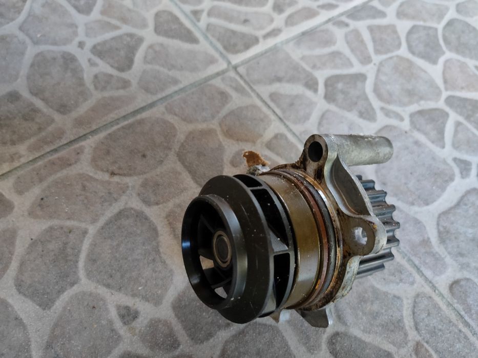 Помпа skoda fabia 2011 1.2 tdi