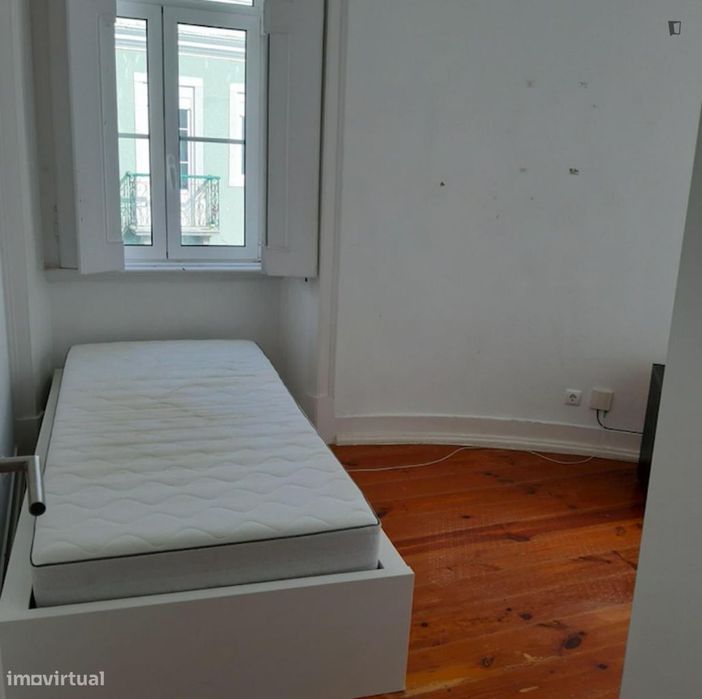 Quarto - localizado em Arroios Lisbon