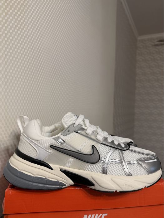 спортивні чоловічі/хлопчачі кросівки Nike V2K Runttek Mettalic Silver 43/26.5см
