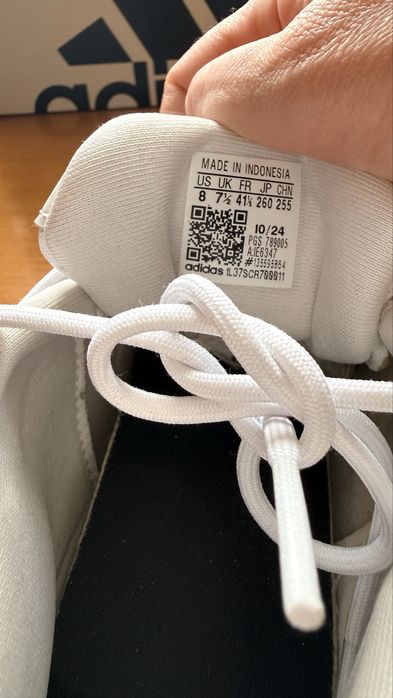 Кросівки adidas alpharesponse  41,5 розмір