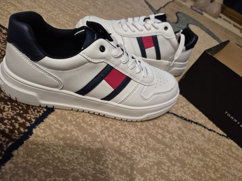 Tommy Hilfiger unisex  rozm 40