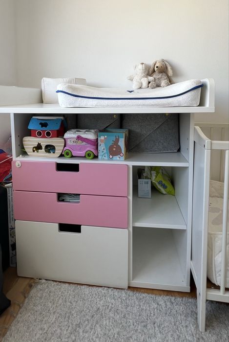 Móvel muda fraldas/ Secretária