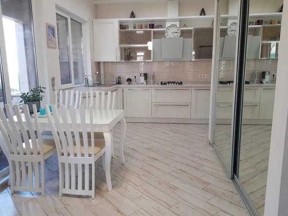 Продам отличный дом в Совиньоне.