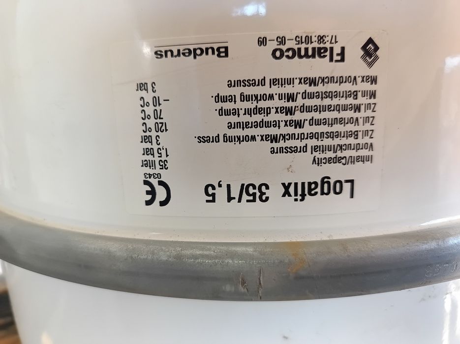 Sprzedam zbiorniki firmy flamco