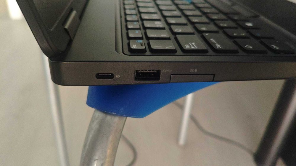 Portátil Dell Latitude 5580 15,6" i7-7600U 16GB RAM 512GB NVMe **BATERIA NOVA**
