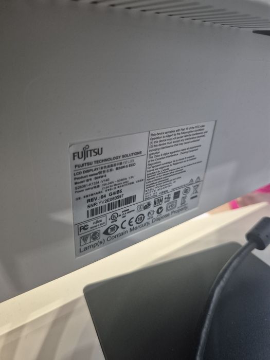 Monitor Fujitsu używany  24 cale