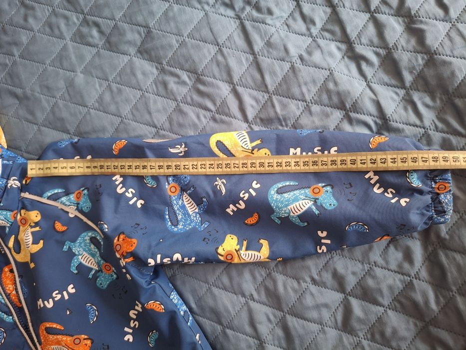 Демісезонна куртка на хлопчика 104р