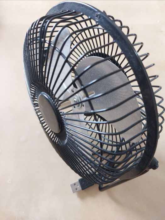 Przenośny wentylator USB do komputera wiatrak chłodzący w upalne dni