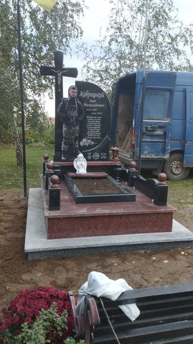 Виготовлення пам'ятників