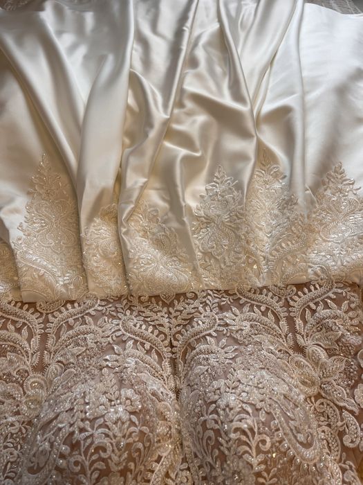 Неймовірна весільна сукня