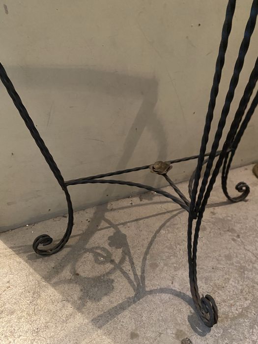 Mesa de Entrada em Ferro com Tampo de Vidro