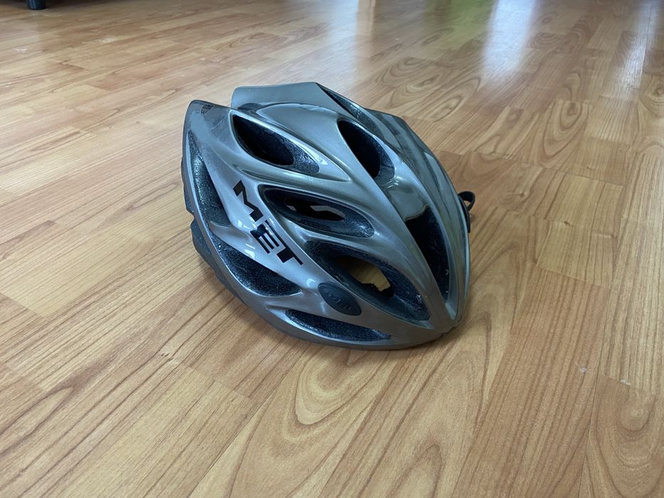 Шолом велосипедний Met ippogrifo 59-61 см.