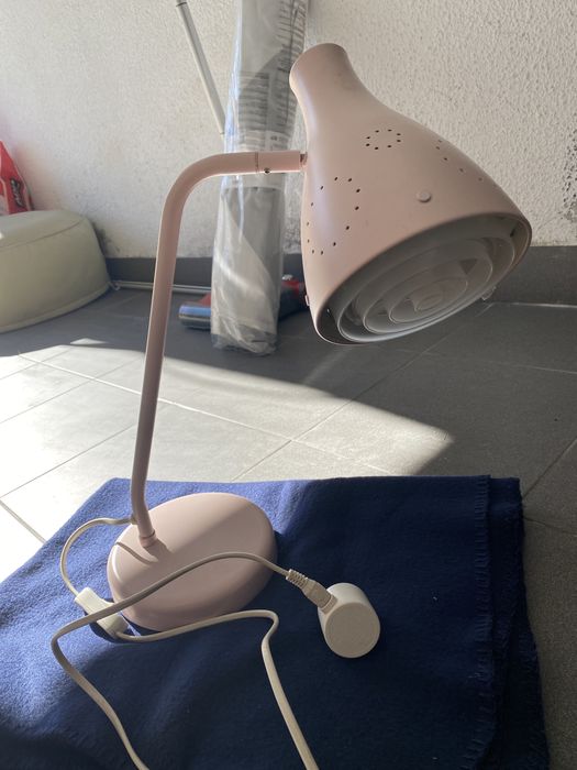 Candeeiro rosa de criança IKEA