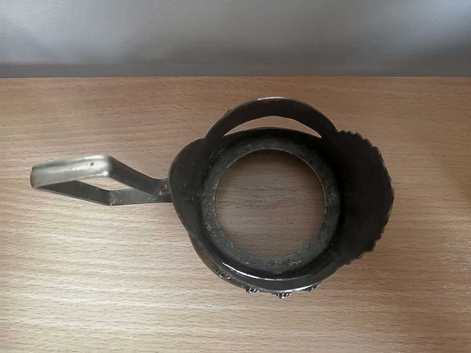 Podstakannik z filigranowymi aplikacjami