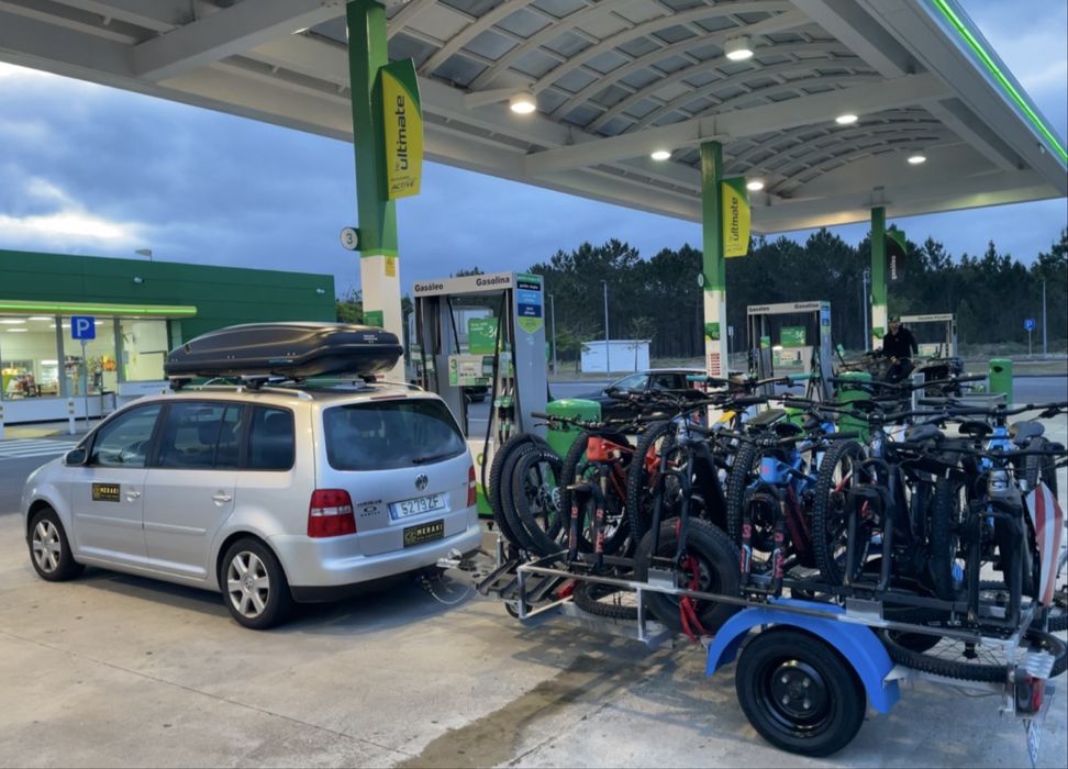 Reboque atrelado para bikes